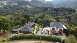 Pousada Chales da Mantiqueira - Campos do Jordão - Hostales o pensiones, Campos do Jordão