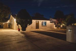 Modern 3BR,2BA with Game Hallway - Pets Welcome