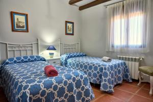 Vistaluque - Casa Adosada de 3 habitaciones con Piscina y Pista de Padel