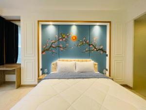 Deluxe Room @ ArtDeco Luxury Hotel & Residence By Parker House