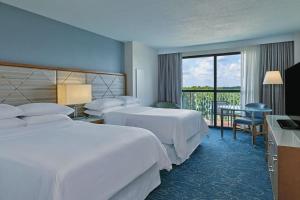 Resort Balcony, Guest room, 2 Double, Resort view, Balcony (Includes Early Entry To Disney Theme Parks) room in Walt Disney World Dolphin