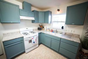 Cozy Comfort Minutes From Downtown Klamath Falls