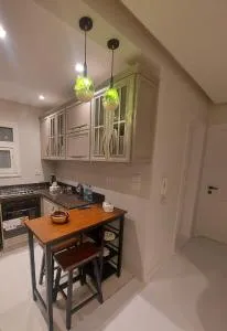 brand new , 2 bedrooms fully equiped flat - Madīnat al Amal