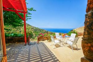 Traditional Stone House with Mountain & Sea Views "KeramotisDream"