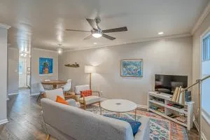 Downtown Beaufort Townhome - Short walk to Waterfront Park - Less than 10 minutes to Parris Island - Marsh Harbor