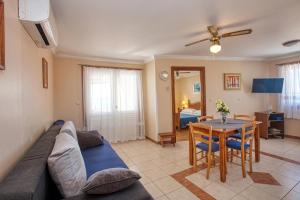 One-Bedroom Apartment with Terrace and Sea View room in Apartments by the sea Brodarica Sibenik - 4194