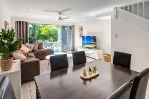 Sunset Waters 1 by HamoRent on Hamilton Island - Лонг-Айленд