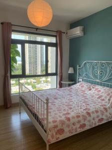 Sea view 2 bedroom Fully furnished Apartment Forest City Starview Bay Johor Malaysia