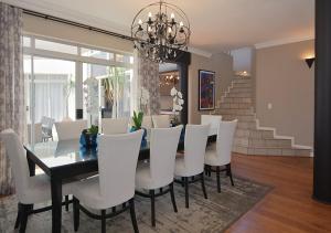 Luxury home walking distance to Blouberg beach