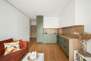 Brand New Mindaugas Luxury Designer Apart