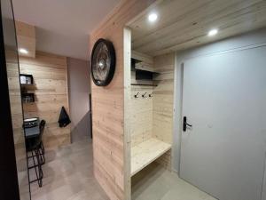 f2 28 m2 n°405 5 personnes ski au piedpiscine