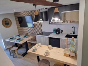 LA CASETA DELS HEROIS