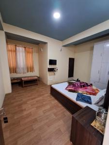 Great Eastern Valley Residency