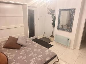 Luxury studio apartment, Beckenham