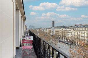 Apartment Arc de Triomphe by Studio prestige