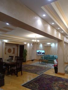 شقة في المهندسين - اطلالة كاملة على نادي الزمالك