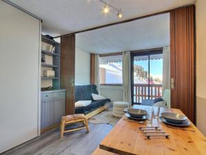 Charmant studio avec balcon et vue Mont-Blanc, à 50m des pistes - FR-1-455-131