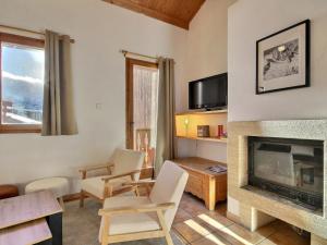 Appartement 3 pièces au pied des pistes avec cheminée - FR-1-455-188