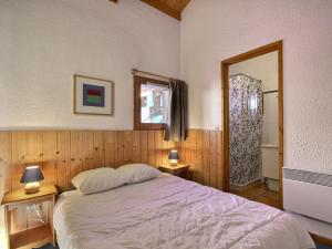 Appartement 3 pièces au pied des pistes avec cheminée et balcon - FR-1-455-188