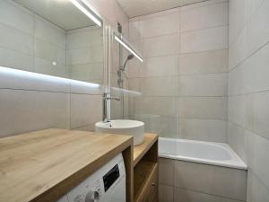 Appartement 3 pièces au pied des pistes avec terrasse et WiFi à Plagne Centre - FR-1-455-244