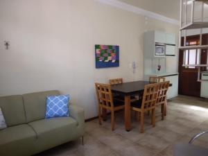 Apartamento Duplex a 100 metros da Praia de Boracéia