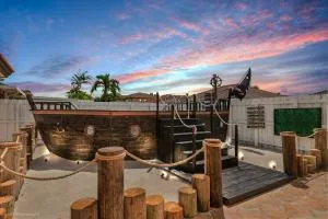 Pirate's Ship Heated Pool 16 Guest Super Mario Theme Room - Hammocks