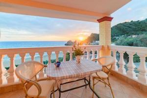 Beachfront House Tolis - Pelekas Beach