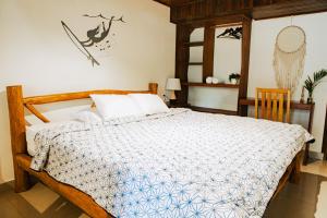 El Gato Rojas Surf Hostel