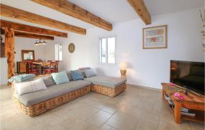 Lovely Home In Pourrières