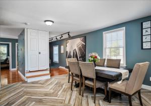 Colorful, Comfy & Modern - Close to NYC - Parking!