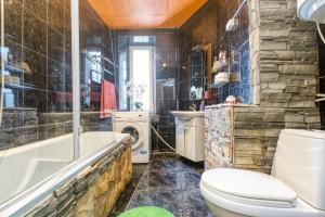 Sunny 1 bedroom apartment in Centre -late check out