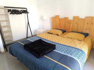 Maisons de vacances Villa with private swimming pool : photos des chambres
