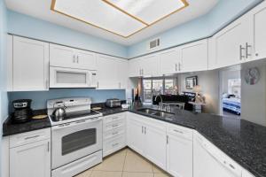 Exquisitely Decorated-Beach Views Crimson #205