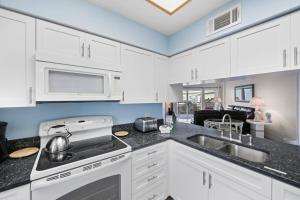 Exquisitely Decorated-Beach Views Crimson #205