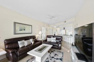 Exquisitely Decorated-Beach Views Crimson #205