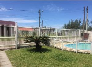 Casa com piscina foi toda reformada venha conferir