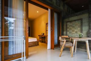 Harmony House 5. Just Built! 2 min Ubud Center