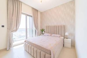 Sunset View:1BR in Dubais Heart