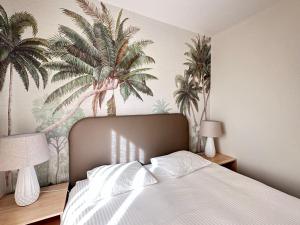 2 bed Penthouse with Sea View