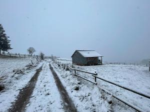 Chalets Chalet des Gardettes, belle vue 1220m d'altitude : photos des chambres