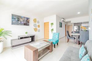 Lujoso Condominio Tiburon a 3 Cuadras de la Playa