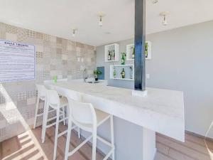 Bonito condo Zona Dorada con Piscina y Cochera