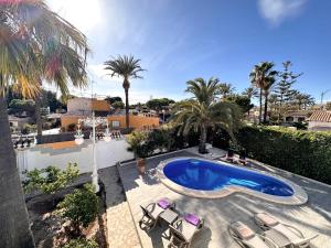 Sonnige Villa mit privatem Pool & Dachterrasse