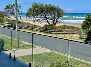 Catalina Luxe Beachfront Ocean View Old Bar Beach - Taree