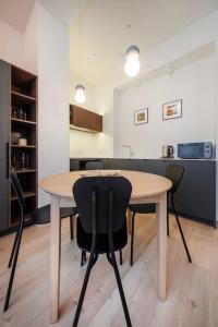 Downtown getaway apartments by Prime Rentals I