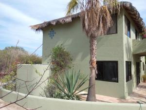 Casa Pájaros - Private 2-Story Home