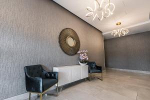 Holiday Inn Express & Suites Toronto Airport South by IHG