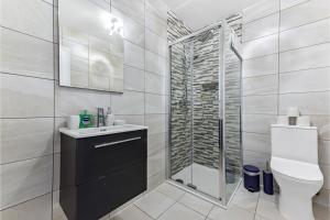 Stylish and Family Friendly 3 Bedroom Apartment