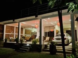 River Front Villa - Talpitiya