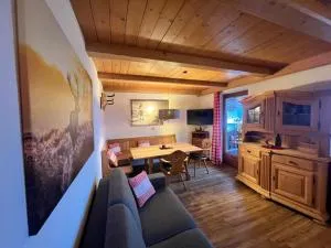 Ferienwohnung Gamsbock Panorama View Balkon, Gartensauna, Garten, Grillplatz - Ahrnbach